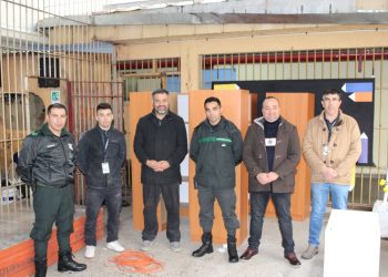 Alumnos en contexto de encierro construyen mobiliario para establecimientos del SLEP Maule Costa