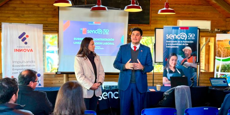 Seremis del Trabajo y de Economía encabezan capacitación Pro Empleo en el Maule