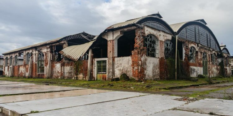 Mercado Central de Talca: autoridades nacionales, regionales y comunales comprometen esfuerzos para concretar su restauración y reposición