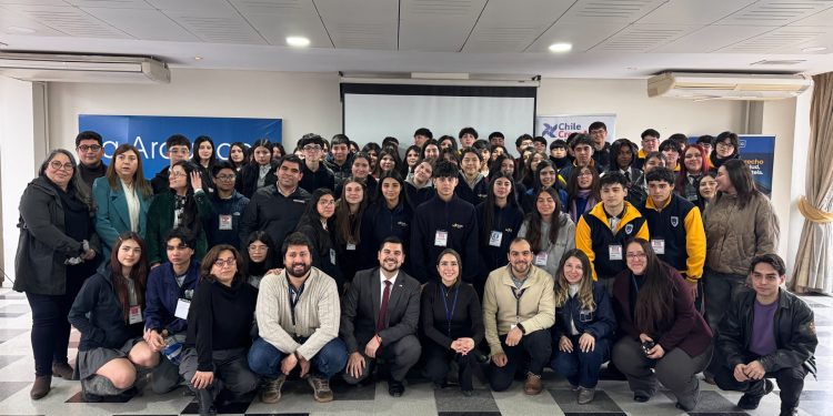 Seremis de Desarrollo Social y Educación promueven entornos digitales más seguros para niños y adolescentes