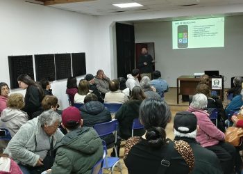 Más de 120 personas mayores iniciaron segundo ciclo de talleres de inclusión digital en Constitución y Hualañé