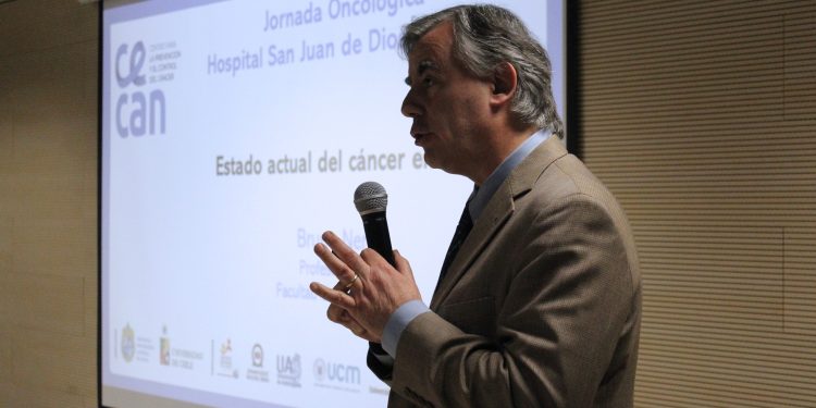 Jornada Oncológica en Hospital de Curicó