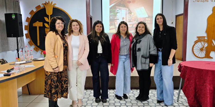 Mujeres líderes de la construcción inspiran a estudiantes del Colegio Bicentenario Politécnico San José de Curicó