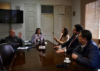 Autoridades de Economía y Sercotec visitan Cooperativa Vitivinícola Loncomilla