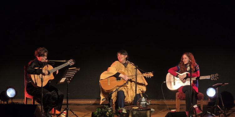 Con canto campesino e identidad maulina, «Cancionera Chilena» abrió la cartelera de septiembre en Extensión UTalca
