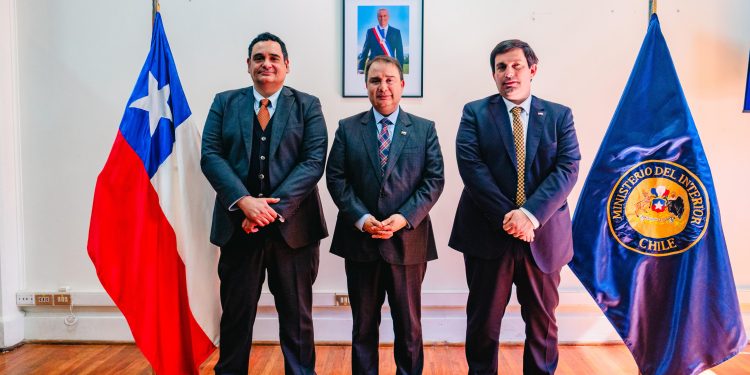 Director Nacional de Migraciones y Delegado Prieto refuerzan fiscalización y preparan nuevo sistema de visas para trabajadores temporeros en el Maule