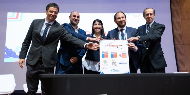 AWS Entrena Chile impactará a 300 mil personas a través de cursos gratuitos en inteligencia artificial y nube
