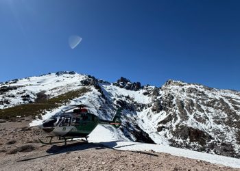 GOPE y Sección Aérea de Carabineros rescatan a excursionistas accidentados en Vilches Alto