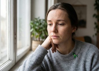Chile enfrenta una silenciosa crisis de salud mental: experto en inteligencia emocional llama a hablar, escuchar y pedir ayuda a tiempo