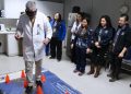 Funcionarios del Hospital de Curicó simulan a través de lentes de realidad virtual el consumo de alcohol y drogas