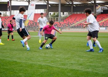 Niños, niñas y adolescentes del Maule propusieron un campeonato de fútbol y terminaron jugando la final en el Estadio Fiscal