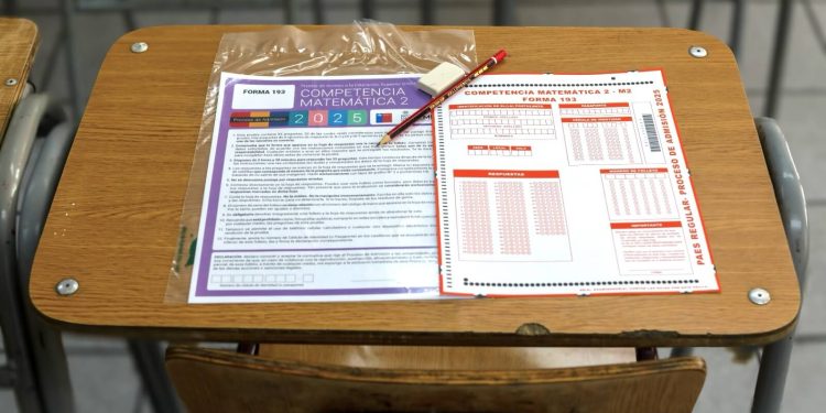 A dos meses de la PAES: 50% de estudiantes vulnerables está “poco o nada informado” sobre postulación a gratuidad, becas y créditos