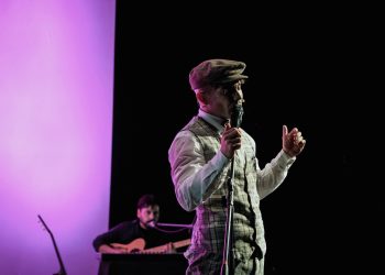 Un viaje escénico por la vida de Vicente Huidobro llega al Teatro Regional del Maule