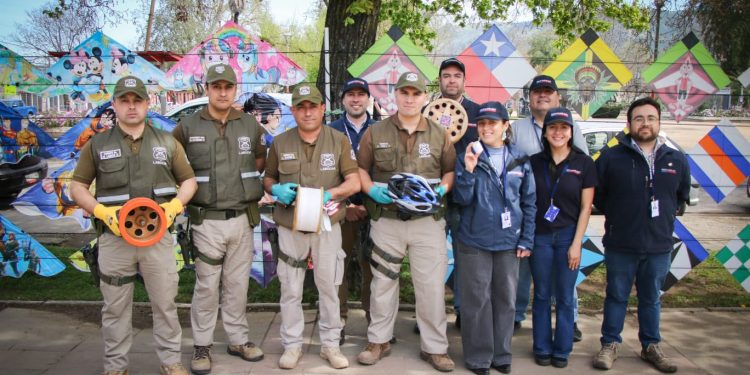 Seremi de Salud y Carabineros llaman a celebrar Fiestas Patrias sin uso de hilo curado