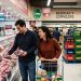 La previa de Fiestas Patrias dispara las compras de carne, carbón y cerveza y confirma que los chilenos arman su parrilla a última hora