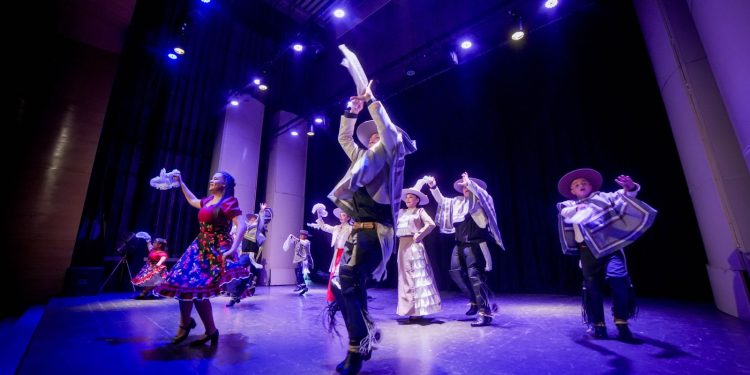 “Tierra de Voces: Canto y Danza Patrimonial” reunirá a más de 50 artistas en una celebración de la identidad chilena en el TRM