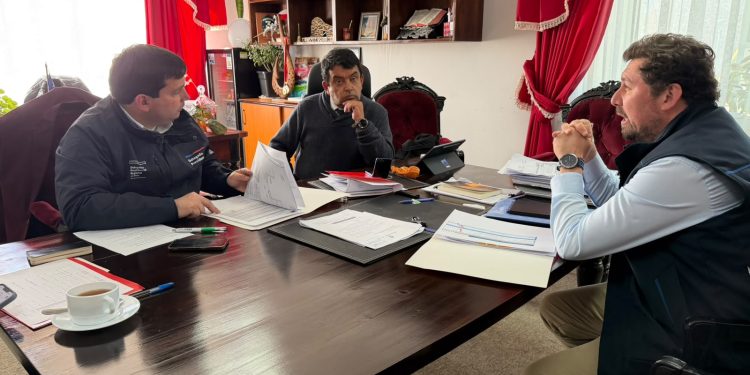 Gobierno avanza en concretar solución definitiva a Socavón El Dique en Constitución