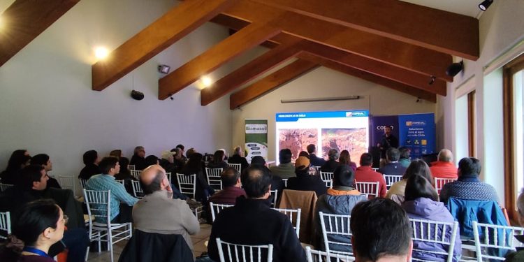 Seminario internacional abordó nuevas tecnologías para avanzar hacia suelos vivos y una agricultura sostenible en el Maule
