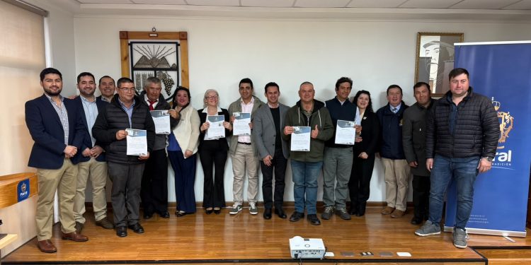 Seis personas sordas reciben licencia de conducir en Parral