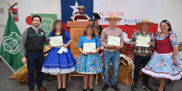 Internos del Programa Arte Educador celebraron fiestas patrias en penal de Parral