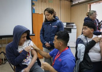 Maule alcanza el primer lugar nacional de vacunación escolar en 8° básico