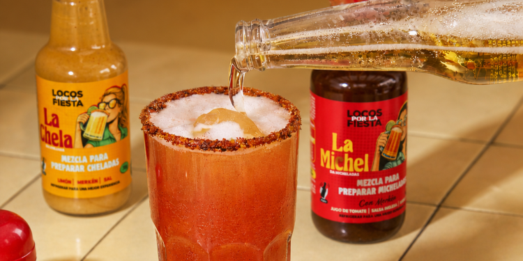 Micheladas en segundos: la propuesta chilena que busca simplificar una preparación cada vez más popular