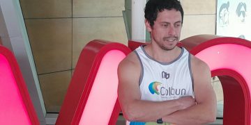 Atleta con esclerosis múltiple busca establecer un récord mundial en el Maratón de Viña del Mar