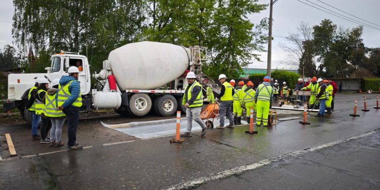 Autoridades supervisan trabajos de mejoramiento en la ruta J-55 hacia Romeral