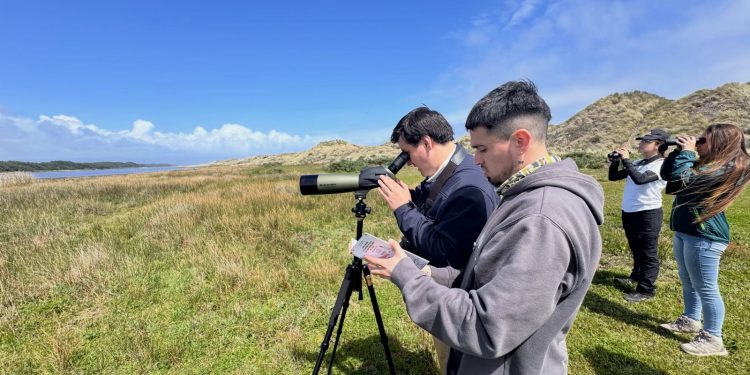 En Santuario de la Naturaleza Humedal Reloca: Seremi del Medio Ambiente invita a registrar la naturaleza en red social de ciencia ciudadana