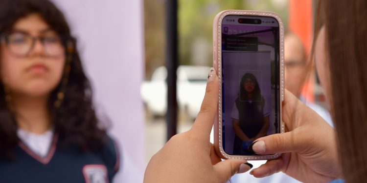 “Captura tu aura”: Junaeb llama a anticipar fotografía de la TNE 2027 a 300 mil estudiantes