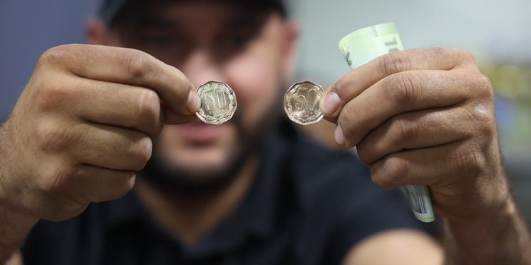 Banco Central pone en circulación la nueva moneda de $50