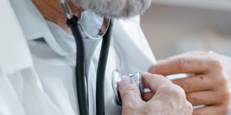 El corazón también envejece: expertos llaman a reforzar la prevención cardiovascular en los adultos mayores
