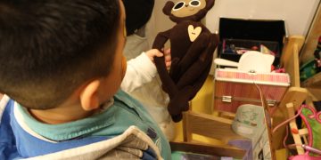 Hospital Regional de Talca: nuevo kit para apoyar a hermanos de niños con cáncer