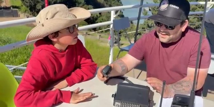 Scouts de Talca y Constitución se conectaron con el mundo a través de la radioafición