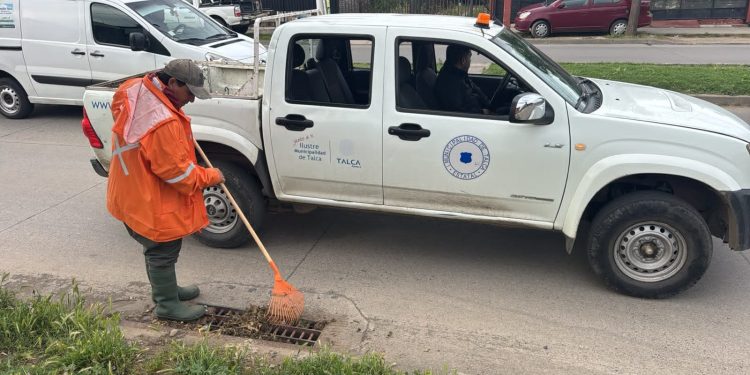 Municipalidad de Talca despliega trabajos preventivos en distintos sectores de la ciudad ante llegada de sistema frontal