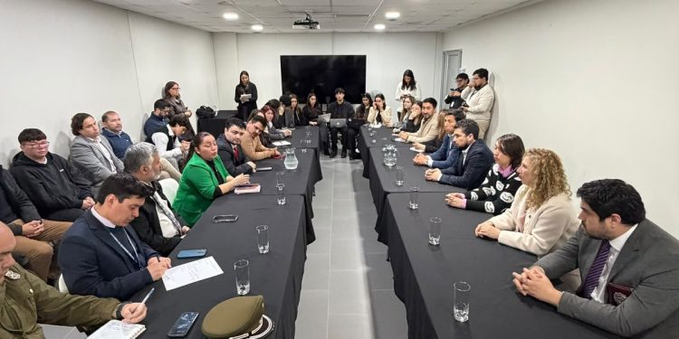 Gobernador del Maule articula mesa de trabajo para mejorar la seguridad y el transporte de estudiantes de educación superior