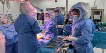 Hospital Regional aplica nueva tecnología robótica para cirugías de rodilla