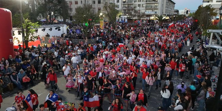 Municipalidad de Talca prepara gran cierre de la Fiesta de la Primavera 2026 con desfile de carros alegóricos y show de Luis Jara