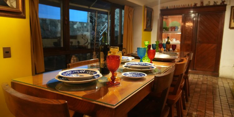 La Chascona vuelve a abrir sus puertas de noche: un recorrido por las historias desconocidas de Neruda