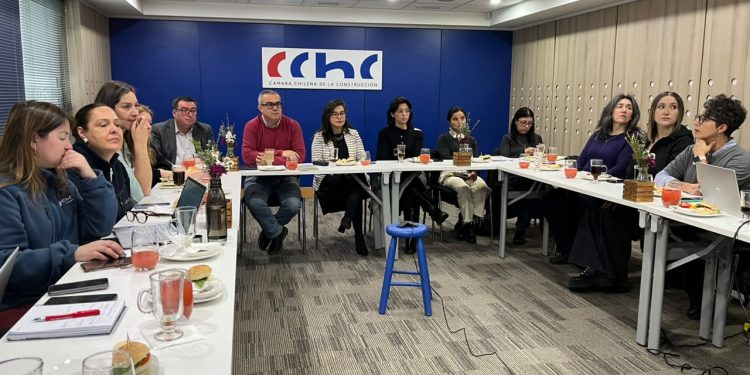 Comisión Mujeres CChC Maule impulsa estudio para identificar brechas de género en la construcción regional