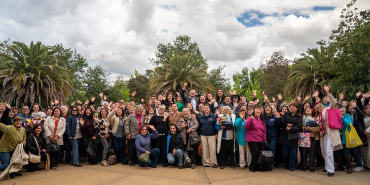 Más de 200 mujeres de las cuatro provincias del Maule se reunieron para conmemorar el Día de la Mujer Rural