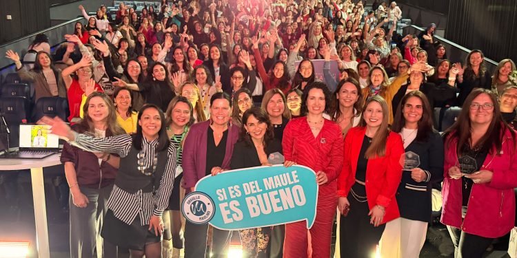 Cumbre Mujeres INfluyentes Talca reunió a 350 mujeres potenciando el talento femenino