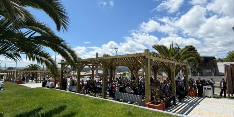 Pelluhue recupera Plaza Teniente Merino con inversión de $185 millones