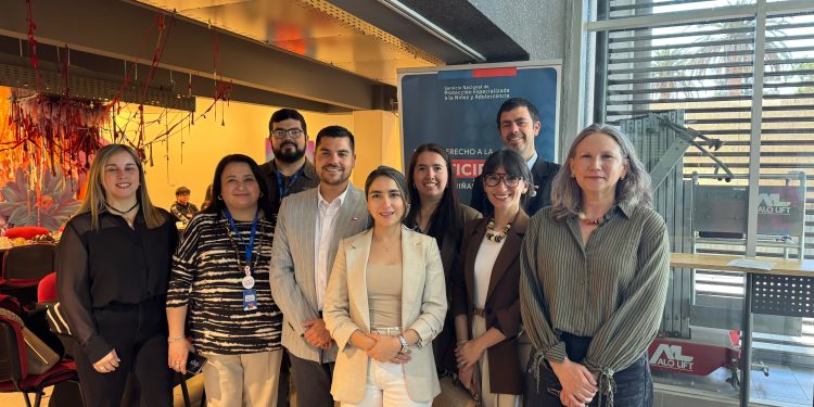 Seremi de Desarrollo Social y Familia realizó jornada “Comunicar sin dañar” con estudiantes de periodismo y comunicadores