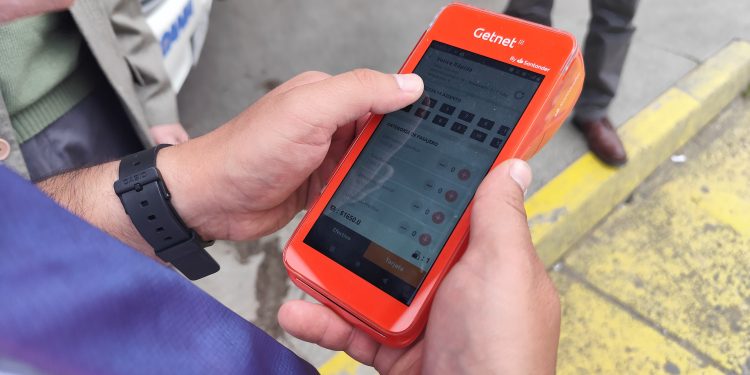 Buses de transporte público rural Interbus implementan validadores de la TNE